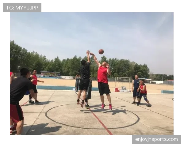 比赛开始规则详解：跳球与中圈开球如何执行？